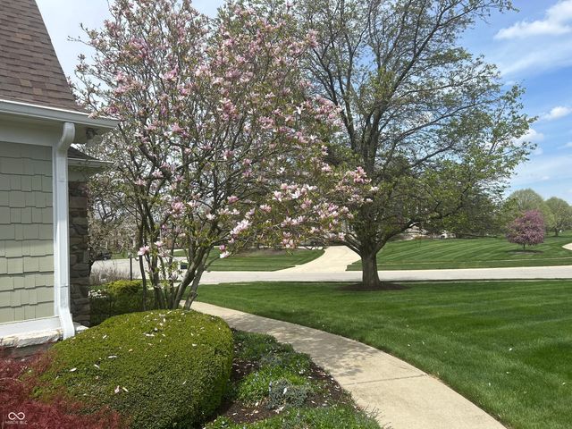 8 Shannon Road, Zionsville, IN 46077