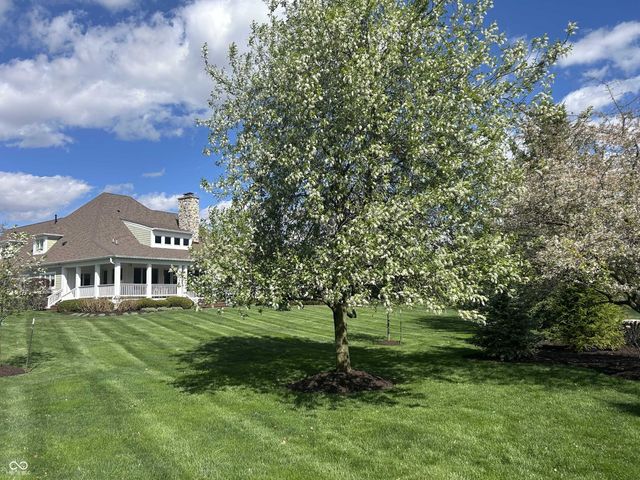 8 Shannon Road, Zionsville, IN 46077
