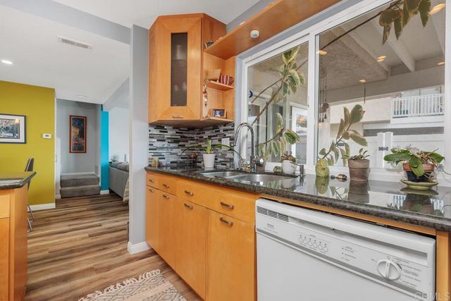 1081 Woodlake Dr, Cardiff By The Sea, CA 92007