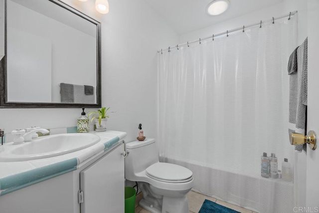 1081 Woodlake Dr, Cardiff By The Sea, CA 92007