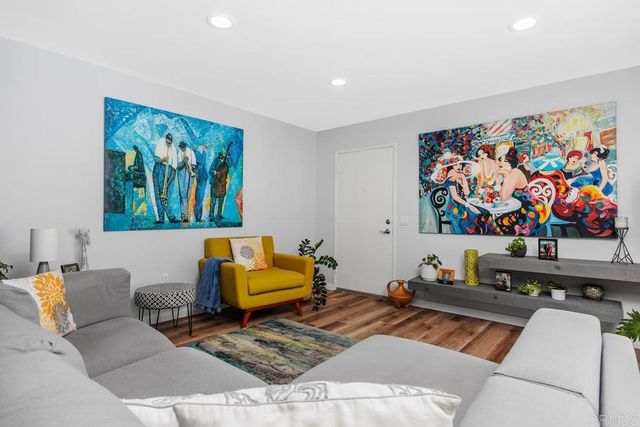 1081 Woodlake Dr, Cardiff By The Sea, CA 92007