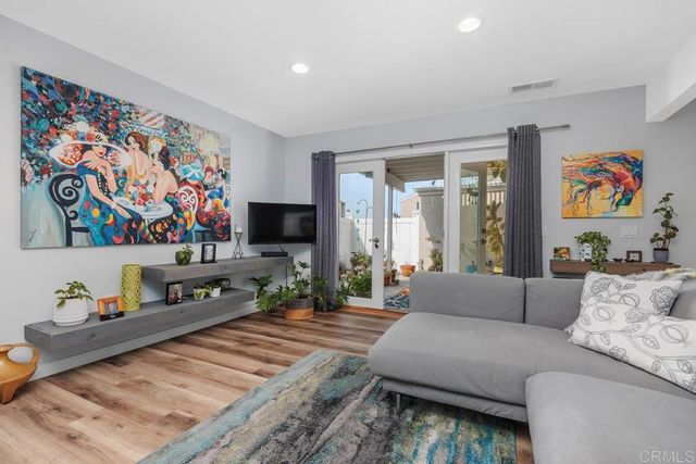 1081 Woodlake Dr, Cardiff By The Sea, CA 92007