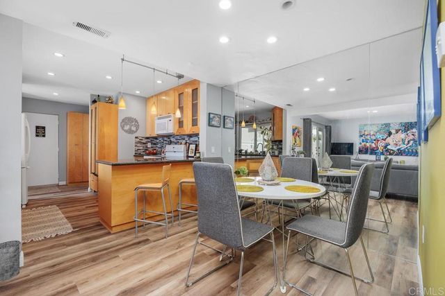 1081 Woodlake Dr, Cardiff By The Sea, CA 92007