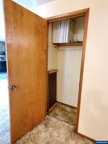 1975 Breakwood Cir SE, Albany, OR 97322