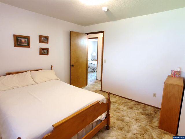 1975 Breakwood Cir SE, Albany, OR 97322