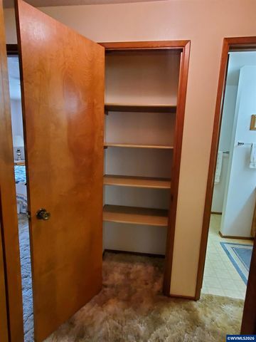 1975 Breakwood Cir SE, Albany, OR 97322