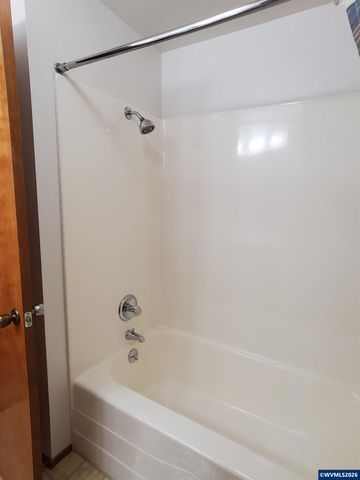 1975 Breakwood Cir SE, Albany, OR 97322