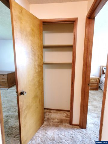 1975 Breakwood Cir SE, Albany, OR 97322