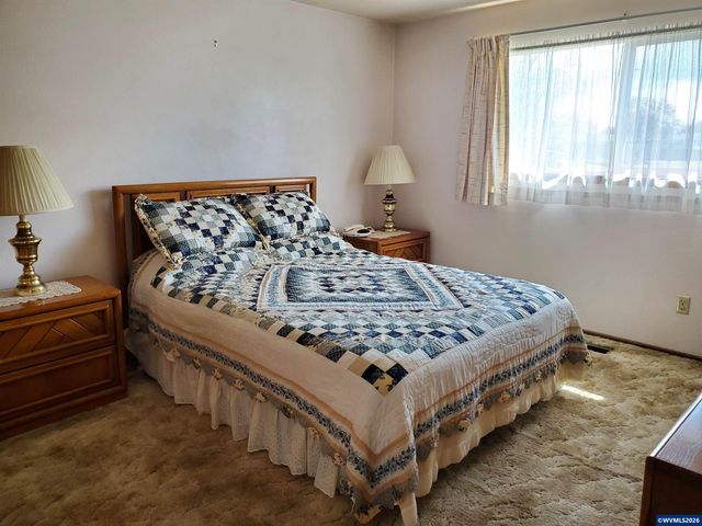 1975 Breakwood Cir SE, Albany, OR 97322