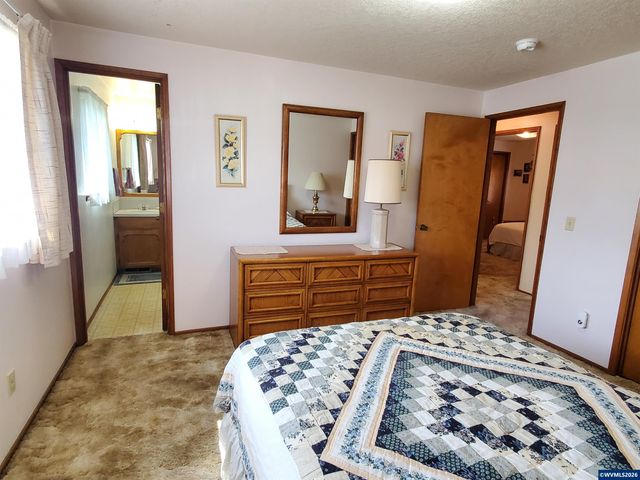 1975 Breakwood Cir SE, Albany, OR 97322