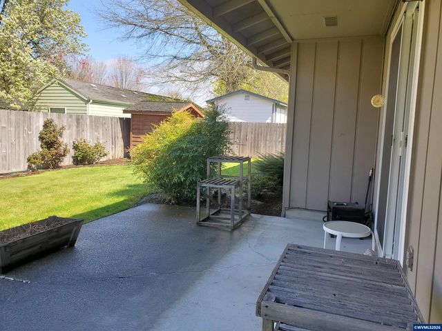 1975 Breakwood Cir SE, Albany, OR 97322