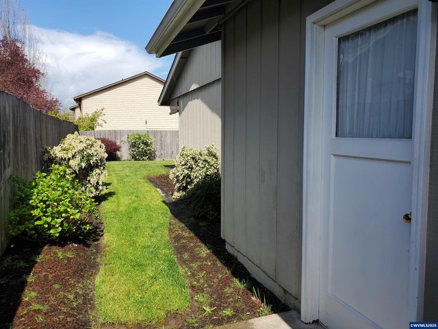 1975 Breakwood Cir SE, Albany, OR 97322