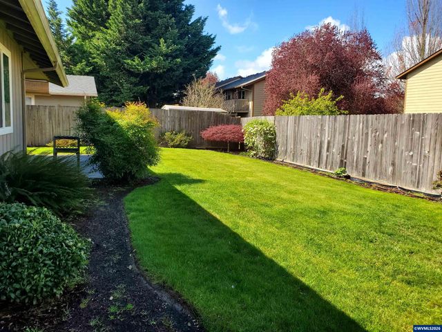 1975 Breakwood Cir SE, Albany, OR 97322