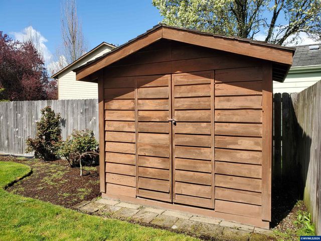 1975 Breakwood Cir SE, Albany, OR 97322