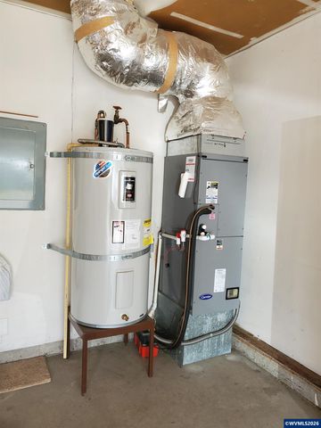 1975 Breakwood Cir SE, Albany, OR 97322