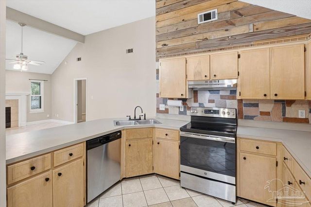 2189 Bellmeade Cir, Navarre, FL 32566