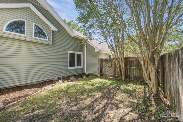 2189 Bellmeade Cir, Navarre, FL 32566