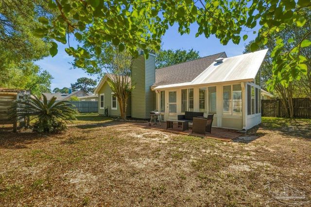2189 Bellmeade Cir, Navarre, FL 32566