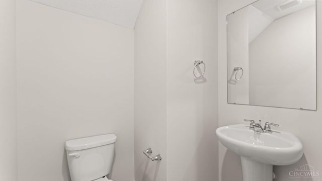 1878 Vista Lake Drive, Goshen Twp, OH 45122