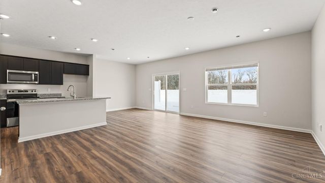 1878 Vista Lake Drive, Goshen Twp, OH 45122