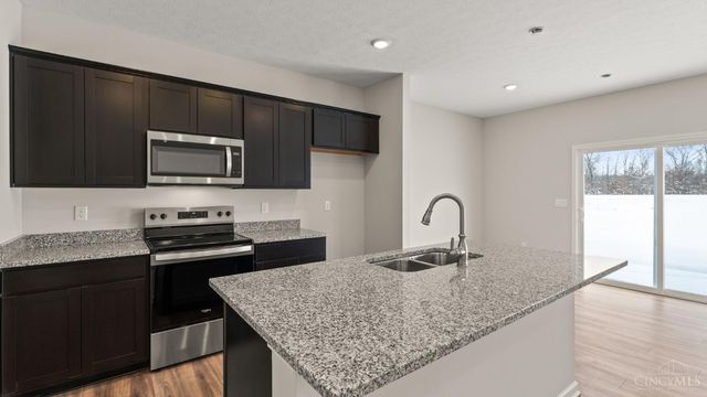 1878 Vista Lake Drive, Goshen Twp, OH 45122