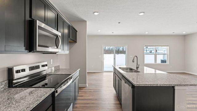 1878 Vista Lake Drive, Goshen Twp, OH 45122