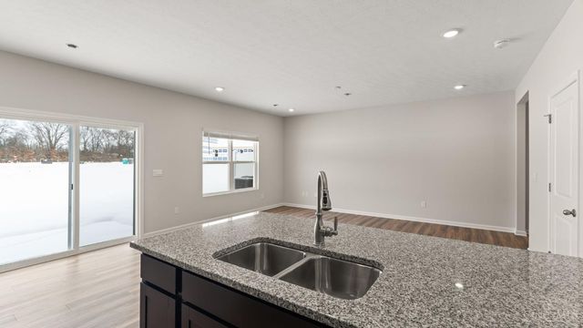 1878 Vista Lake Drive, Goshen Twp, OH 45122