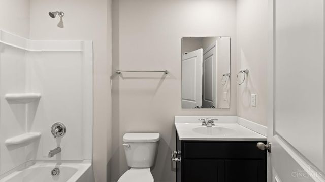 1878 Vista Lake Drive, Goshen Twp, OH 45122