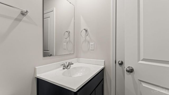 1878 Vista Lake Drive, Goshen Twp, OH 45122