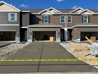 1878 Vista Lake Drive, Goshen Twp, OH 45122