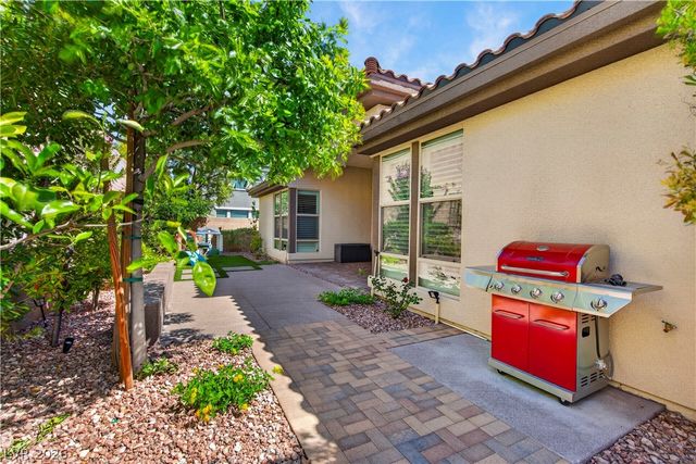 8455 Skye Walk Court, Las Vegas, NV 89166