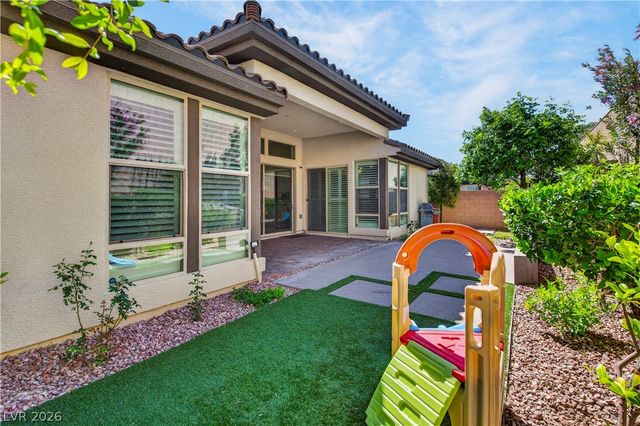 8455 Skye Walk Court, Las Vegas, NV 89166