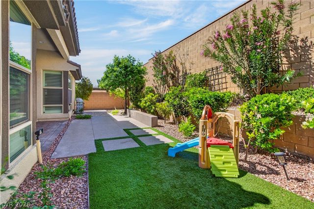 8455 Skye Walk Court, Las Vegas, NV 89166