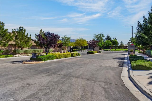 8455 Skye Walk Court, Las Vegas, NV 89166