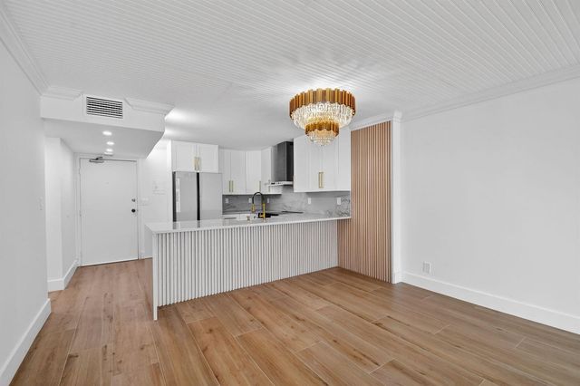 3540 S. Ocean Boulevard 810, South Palm Beach, FL 33480