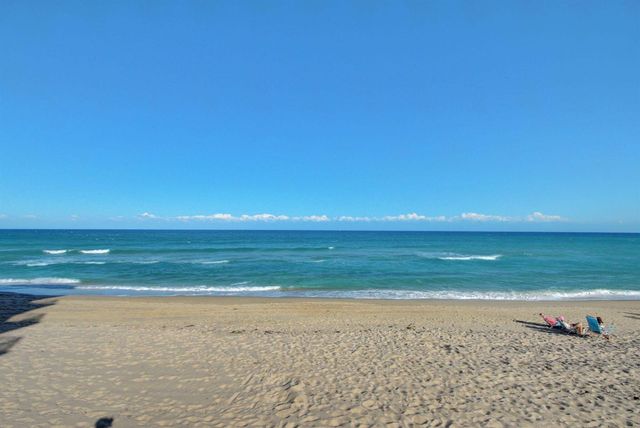 3540 S. Ocean Boulevard 810, South Palm Beach, FL 33480