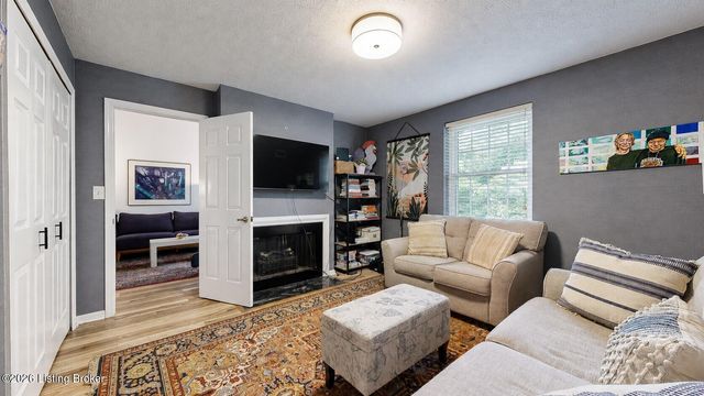 1616 Gardiner Ln 211, Louisville, KY 40205