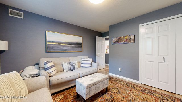 1616 Gardiner Ln 211, Louisville, KY 40205
