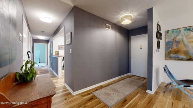 1616 Gardiner Ln 211, Louisville, KY 40205