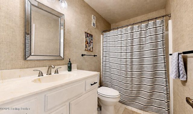 1616 Gardiner Ln 211, Louisville, KY 40205