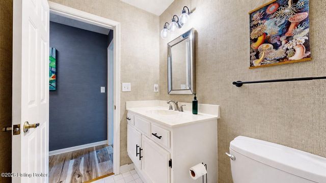 1616 Gardiner Ln 211, Louisville, KY 40205