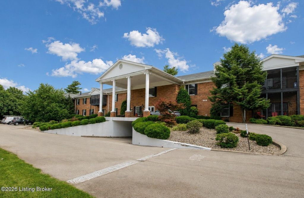 1616 Gardiner Ln 211, Louisville, KY 40205