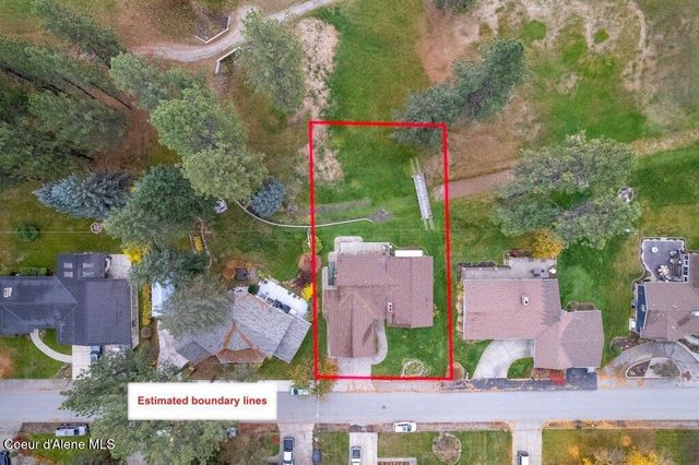301 Woodland Dr, Pinehurst, ID 83850