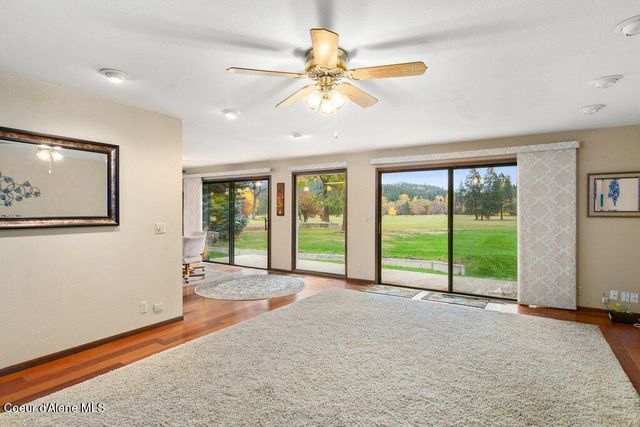 301 Woodland Dr, Pinehurst, ID 83850