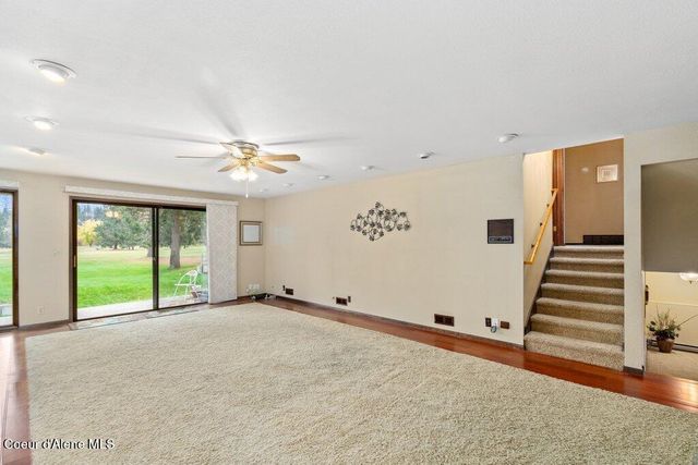 301 Woodland Dr, Pinehurst, ID 83850