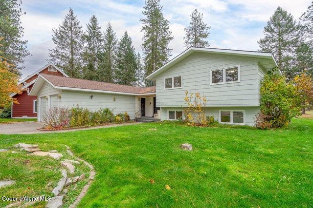 301 Woodland Dr, Pinehurst, ID 83850