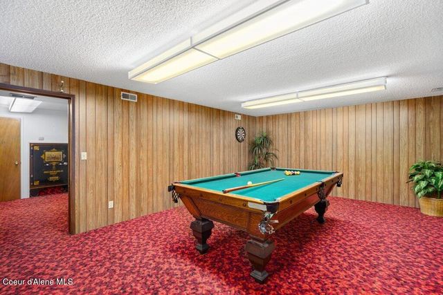 301 Woodland Dr, Pinehurst, ID 83850