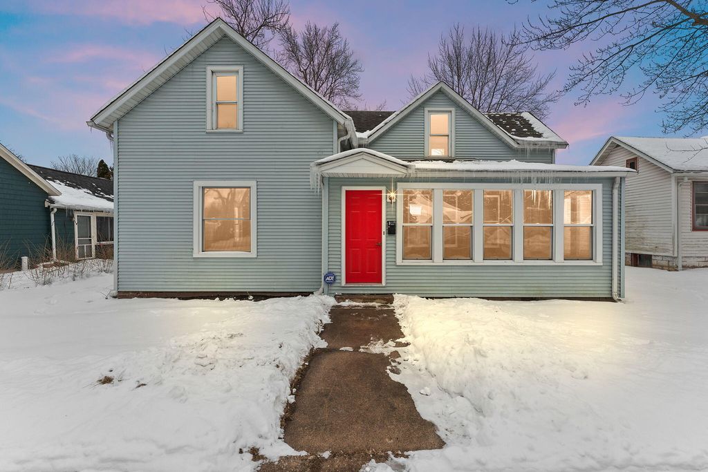 107 Franklin Street, Porter, IN 46304