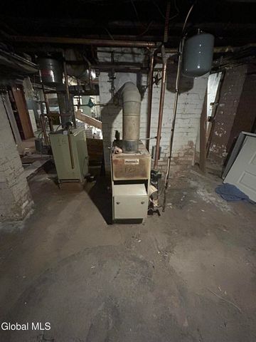 130 6th Avenue, Troy, NY 12180