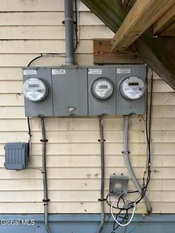 130 6th Avenue, Troy, NY 12180